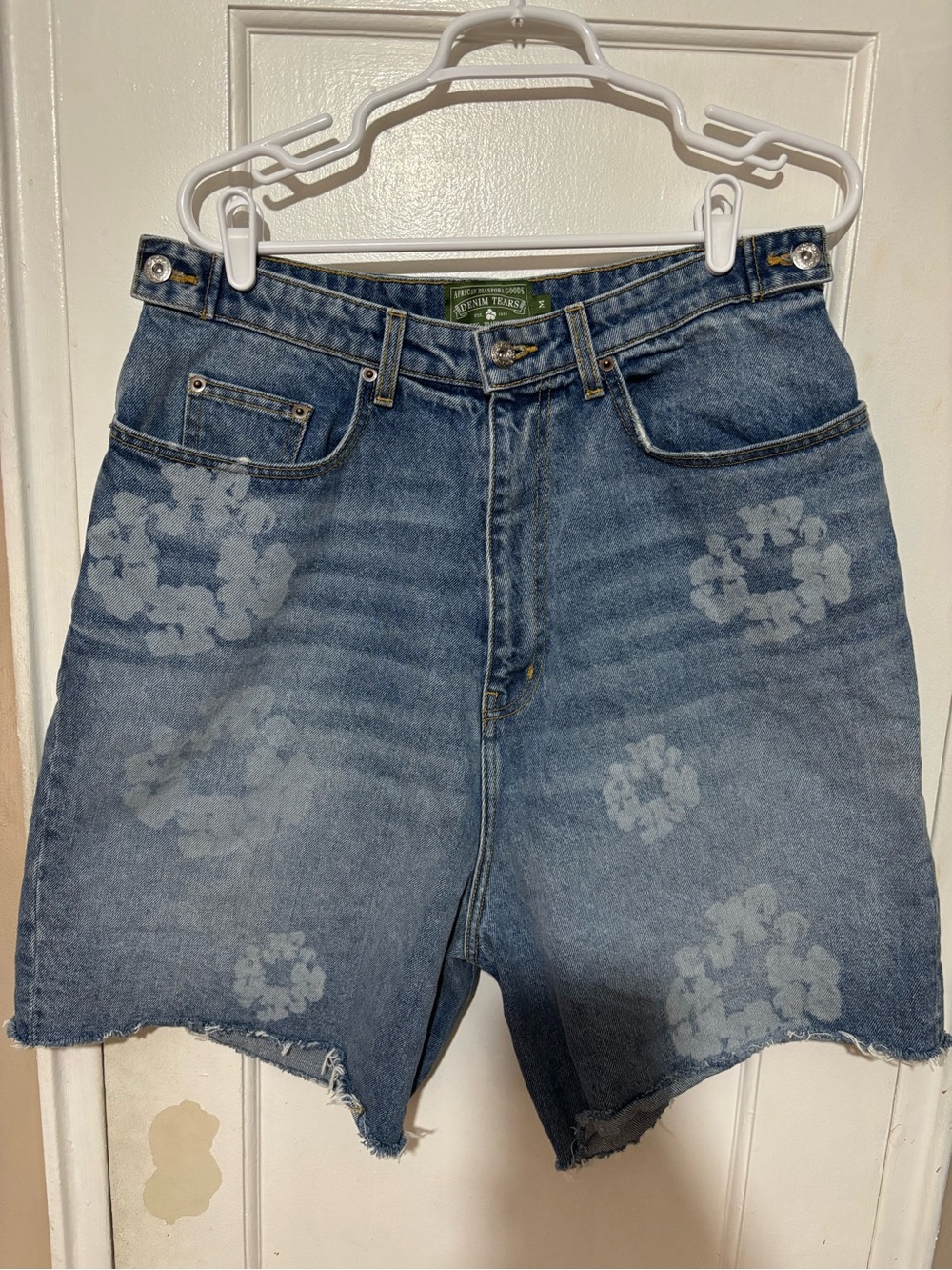 DENIM TEARS JEAN SHORTS MENS 100% AUTHENTIC.
